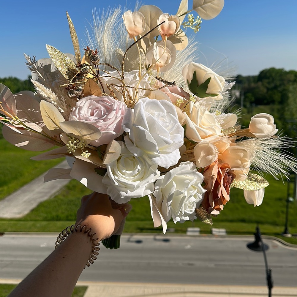 Ling’s Moment White & Beige Bride Bouquet